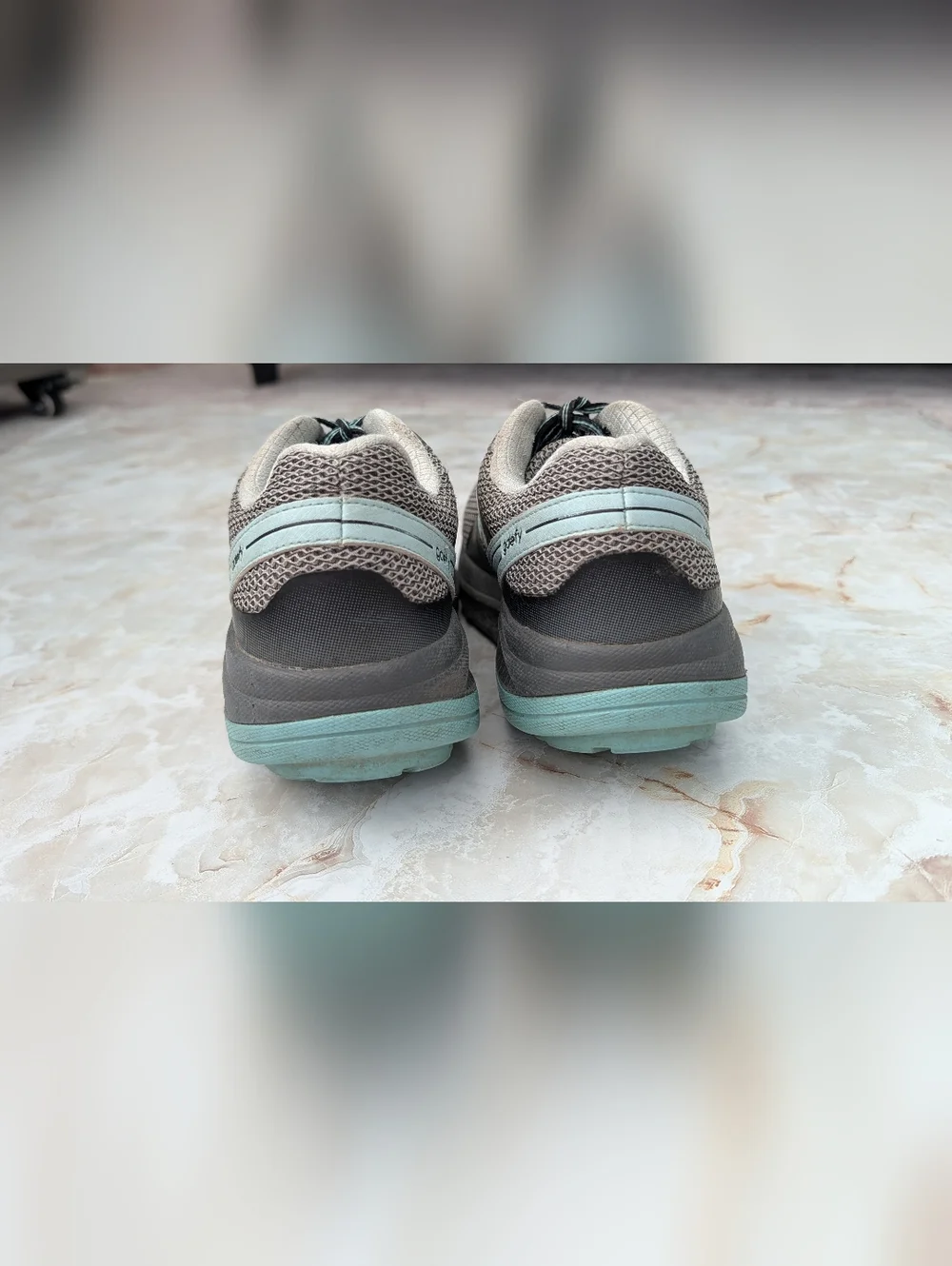 Gdefy Sneakers Womans Sz 6